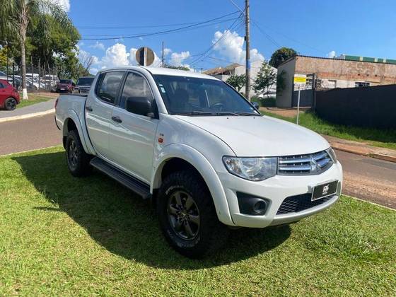 MITSUBISHI L200 TRITON 2.4 HLS 4X2 CD 16V FLEX 4P MANUAL